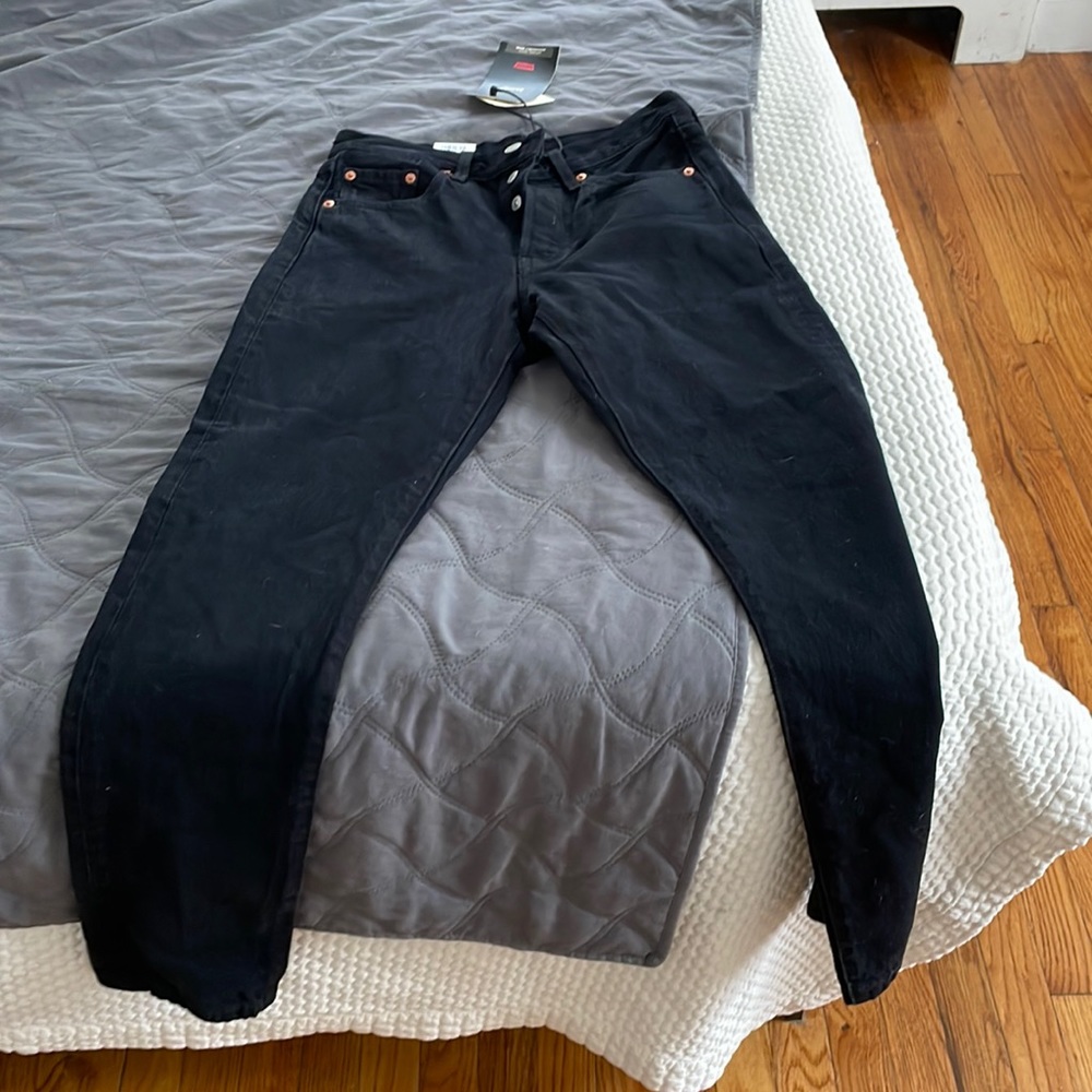 Women’s skinny black Levi’s pants